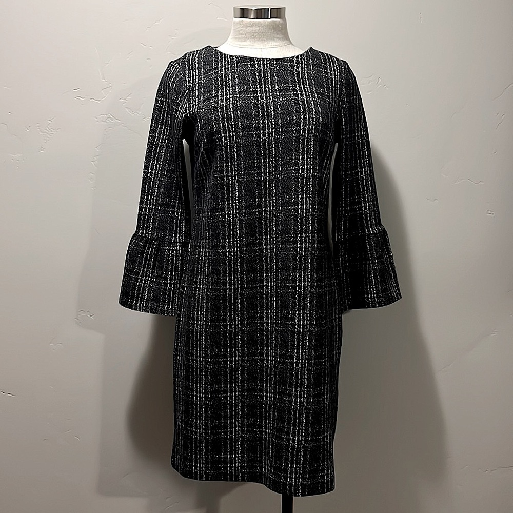 ***SOLD***Banana Republic, size 4, Plaid Bell Sleeve Dress